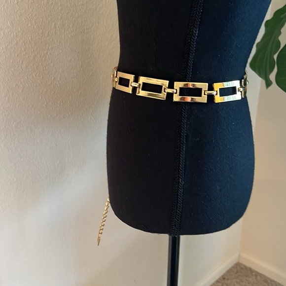 ESCADA Women’s Gilded Gold Geometric Luxury Elegance Classic Adjustable Belt - Picture 6 of 9